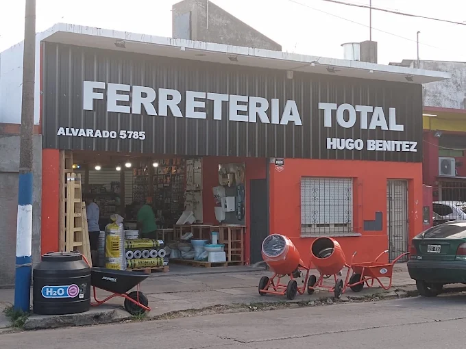 Frente de Ferretería Total en Mar del Plata